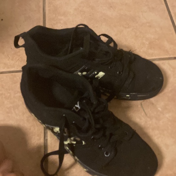 The like brand-new I just grew out of them so fast so be careful don’t fall - Picture 2 of 2